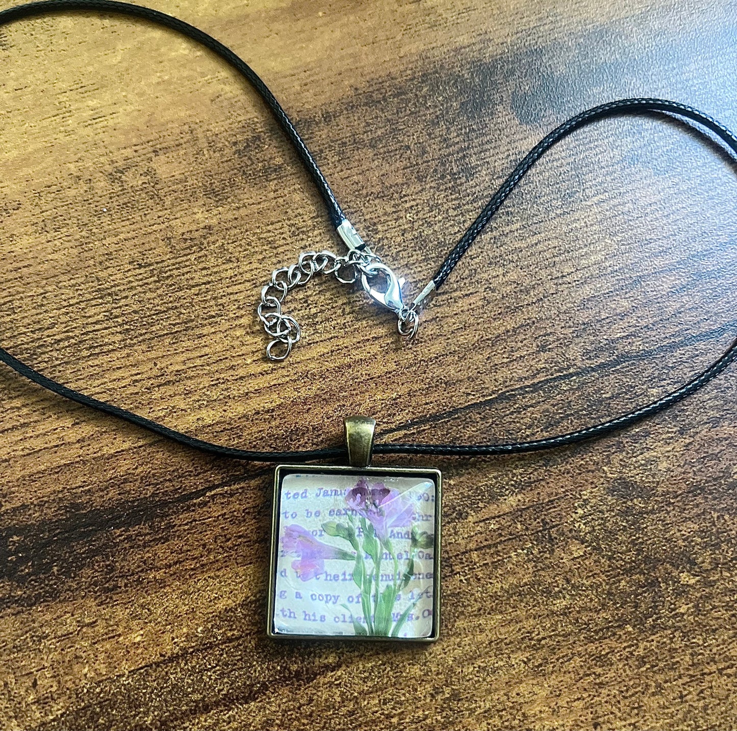 Handmade flower pendant necklace