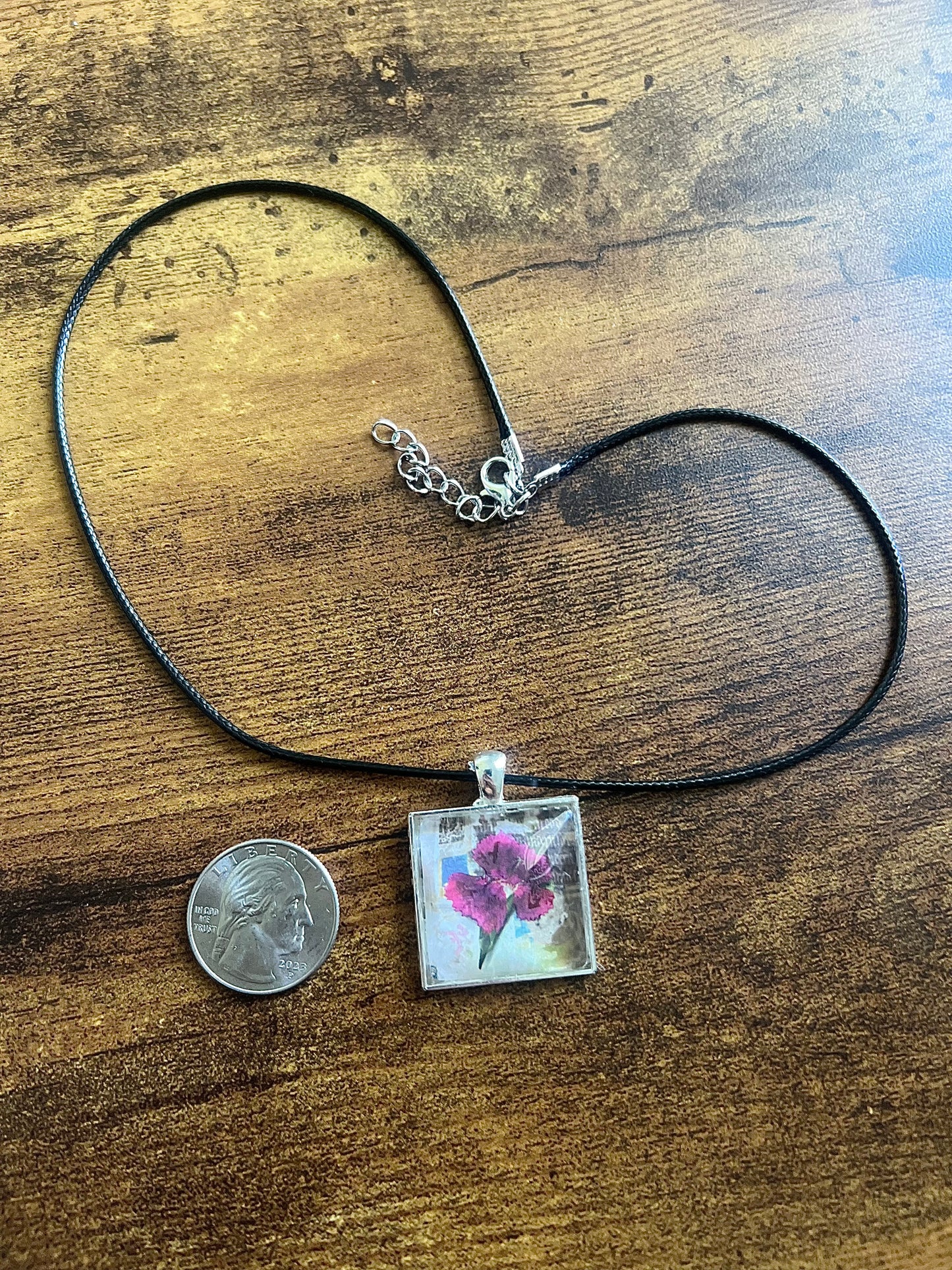 Handmade flower pendant necklace