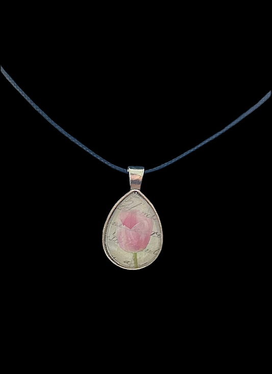 Handmade flower pendant necklace