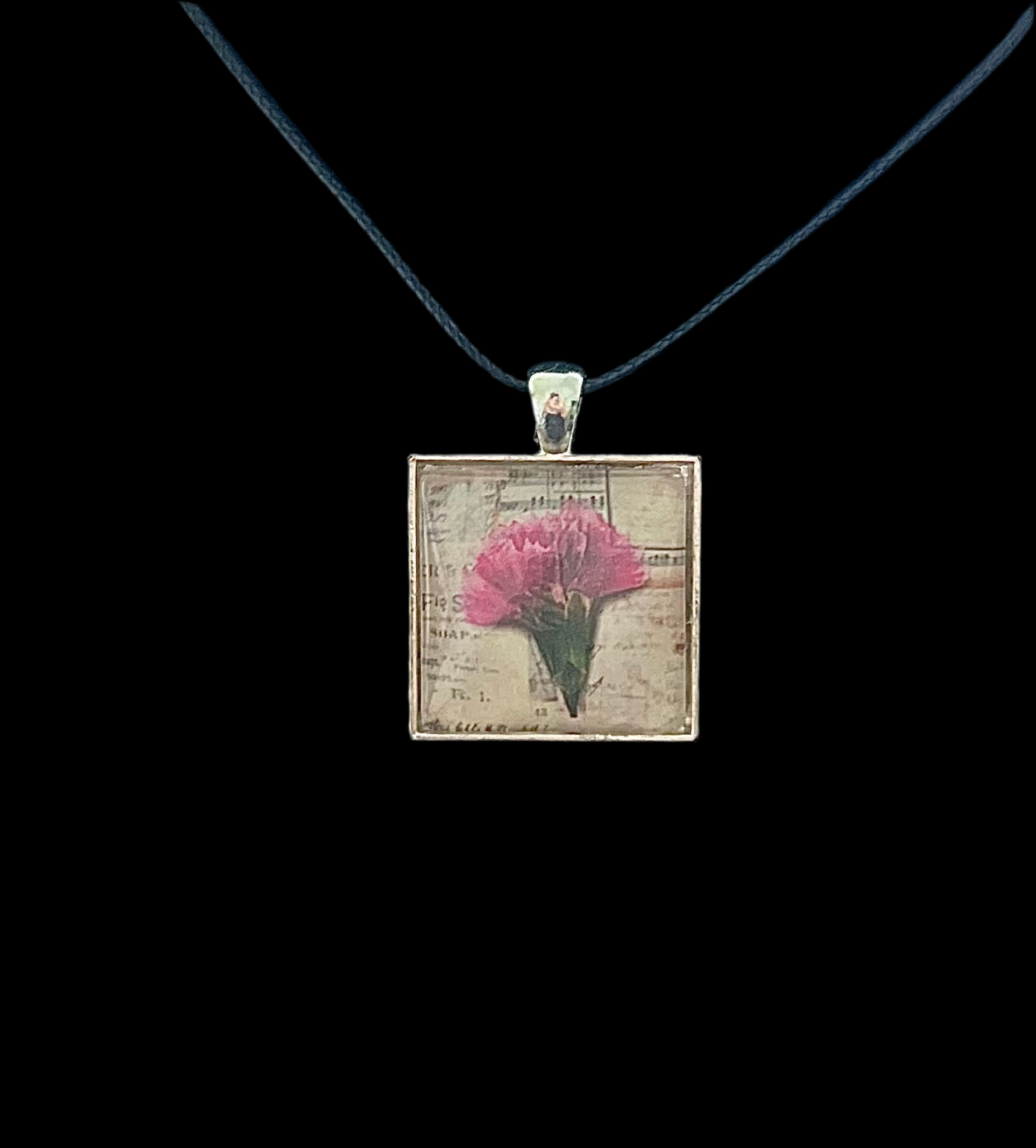 Handmade flower pendant necklace