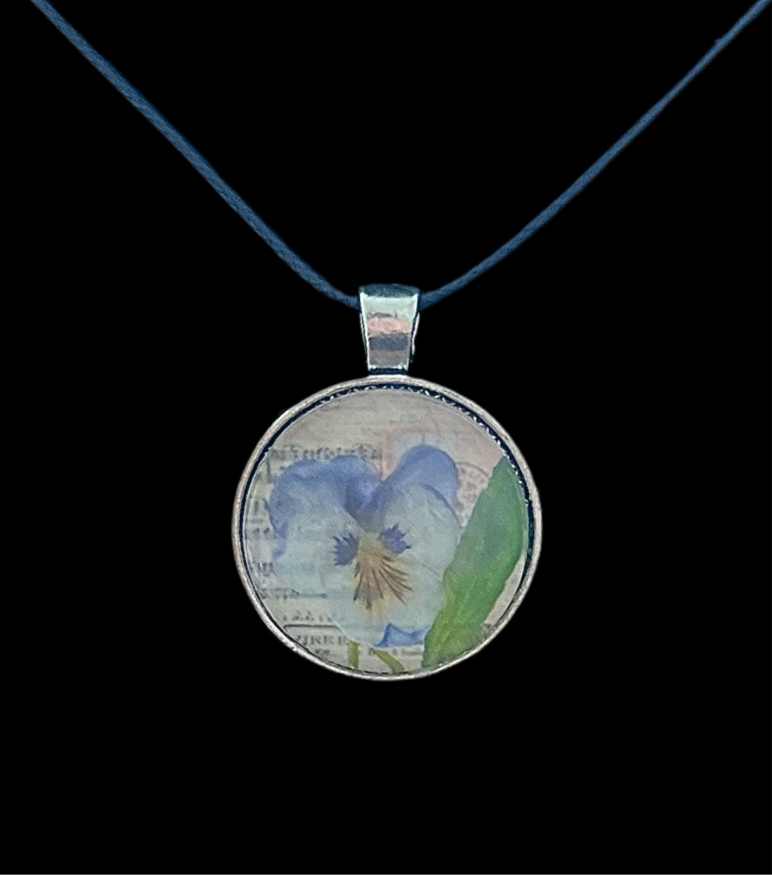 Handmade flower pendant necklace