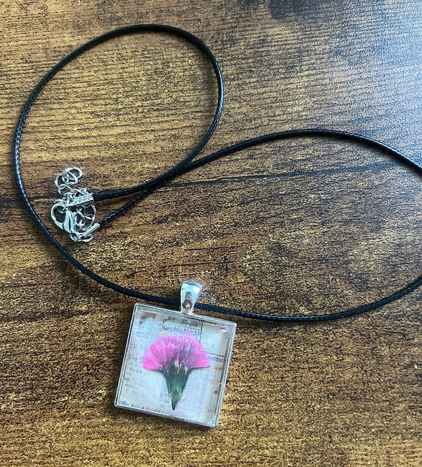 Handmade flower pendant necklace