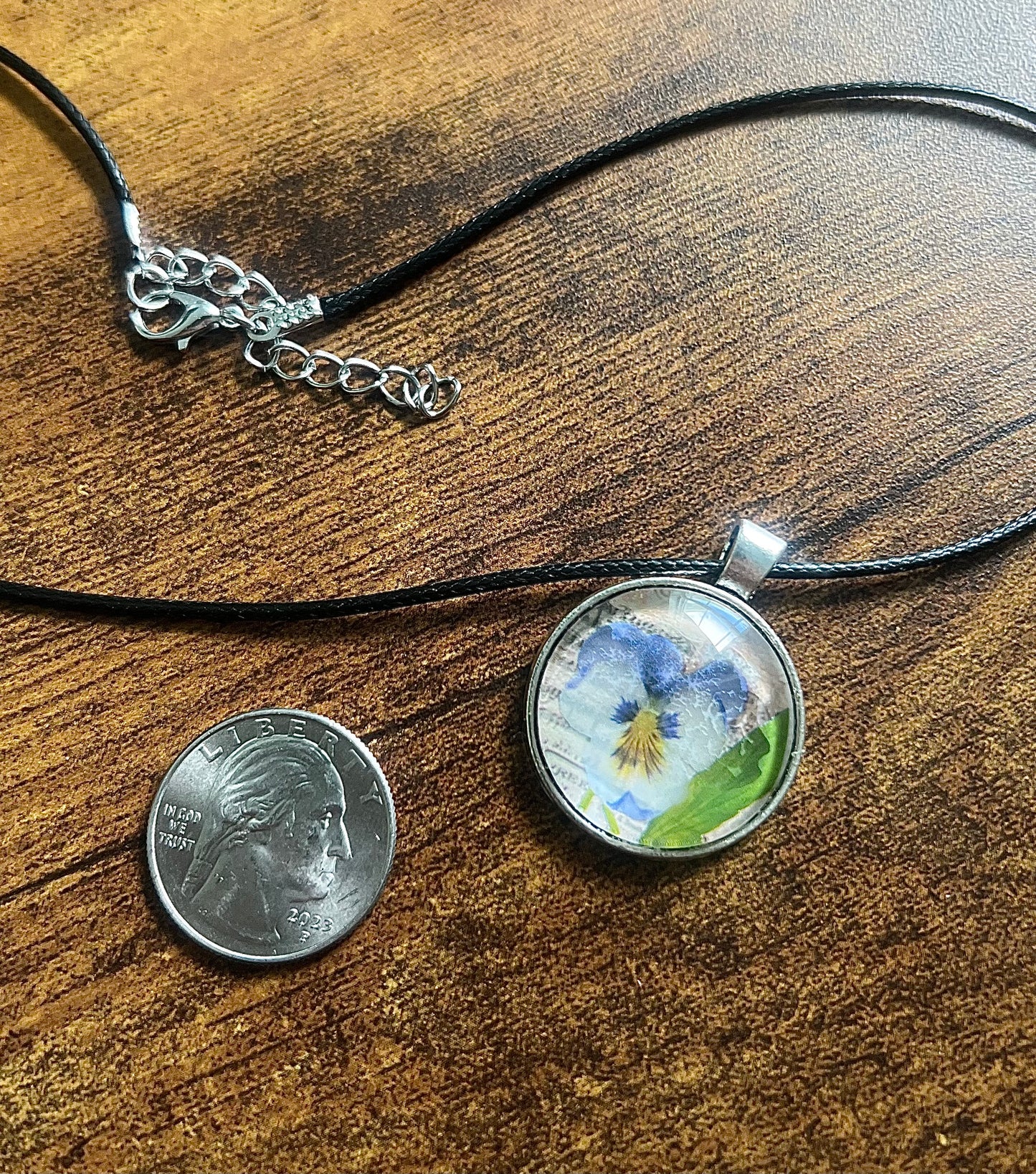 Handmade flower pendant necklace